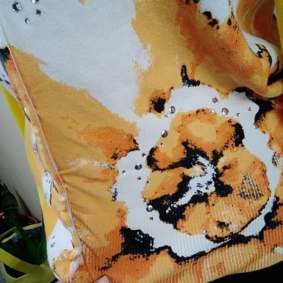 Nue Options Sunshine Yellow Floral Women Sweater Size L - Picture 10 of 16